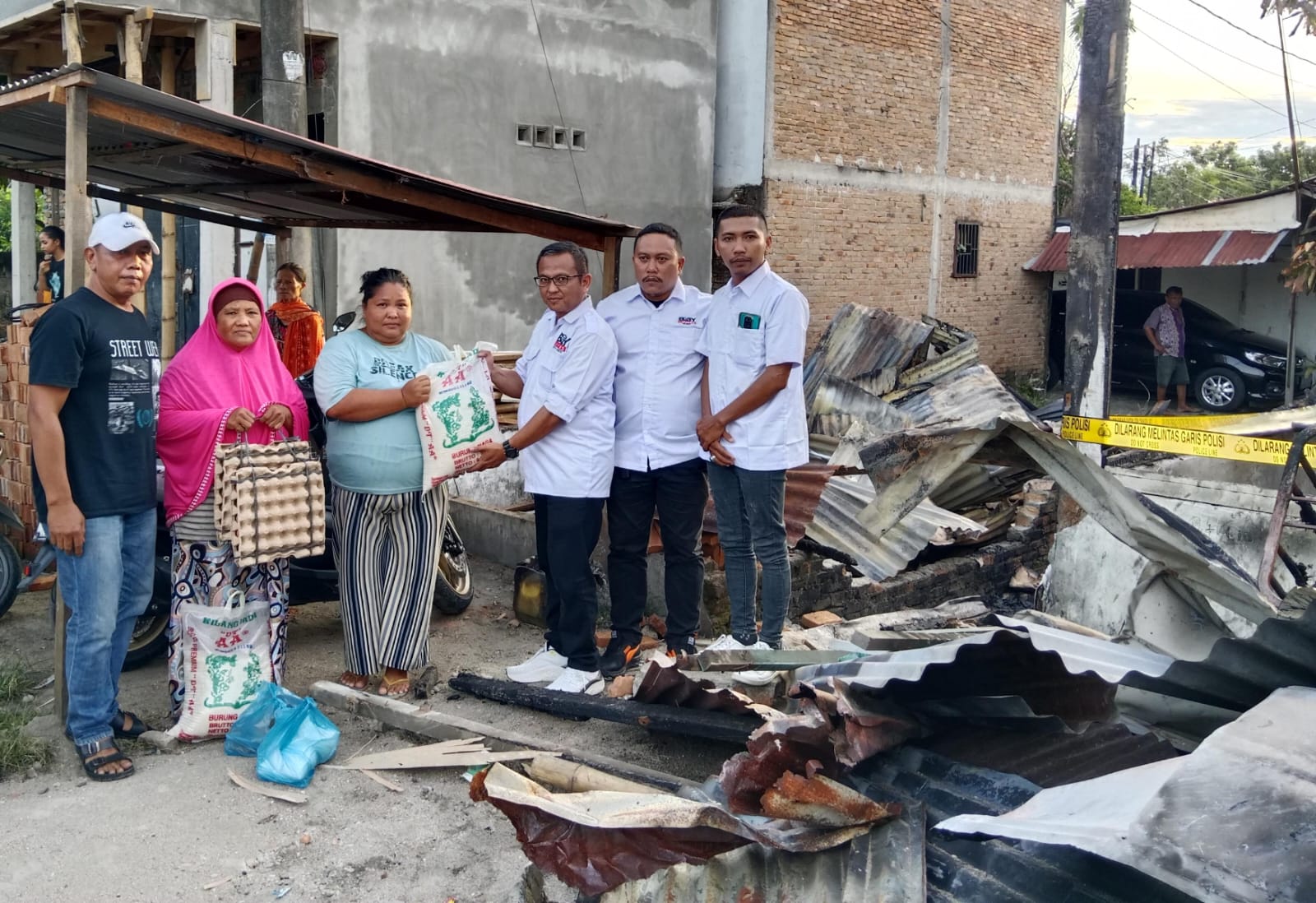 Kebakaran di Medan Polonia, Bobby Lovers Kota Medan Berbagi Tali Asih Dengan Korban Terdampak